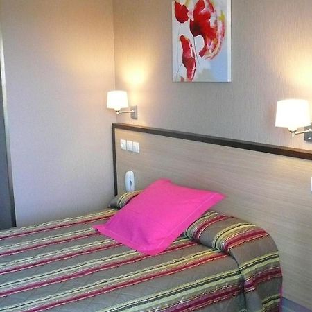 Hotel L'Europeen Тарб Екстериор снимка