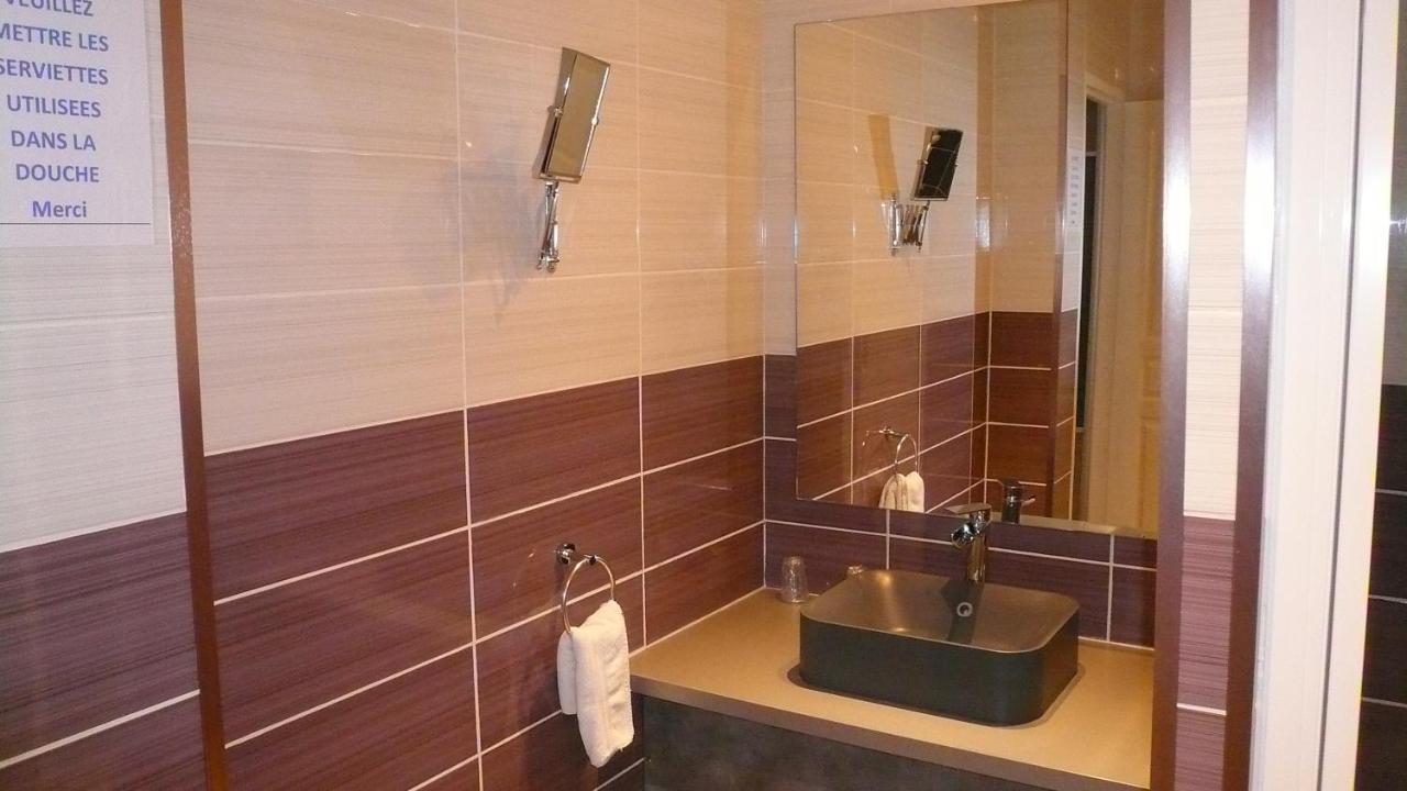 Hotel L'Europeen Тарб Екстериор снимка