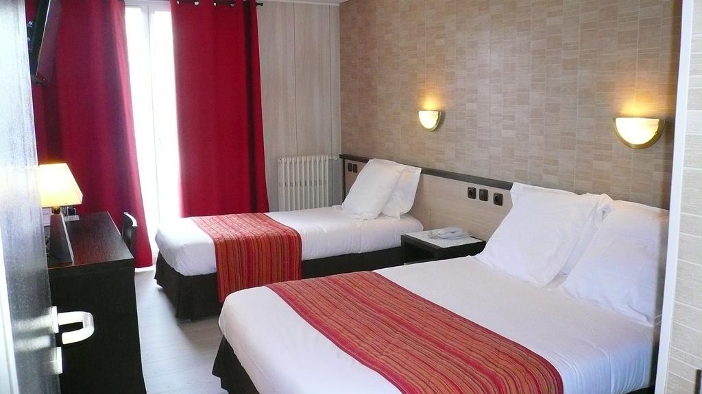 Hotel L'Europeen Тарб Екстериор снимка