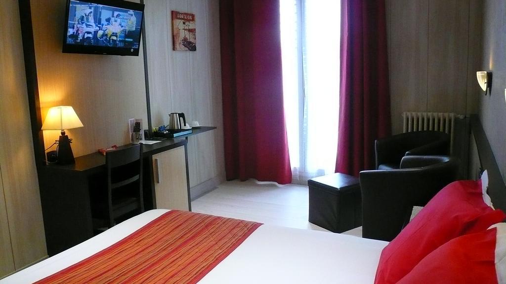 Hotel L'Europeen Тарб Екстериор снимка