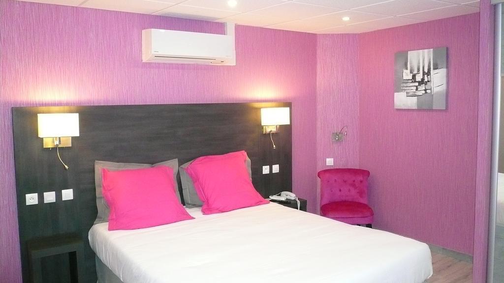 Hotel L'Europeen Тарб Екстериор снимка