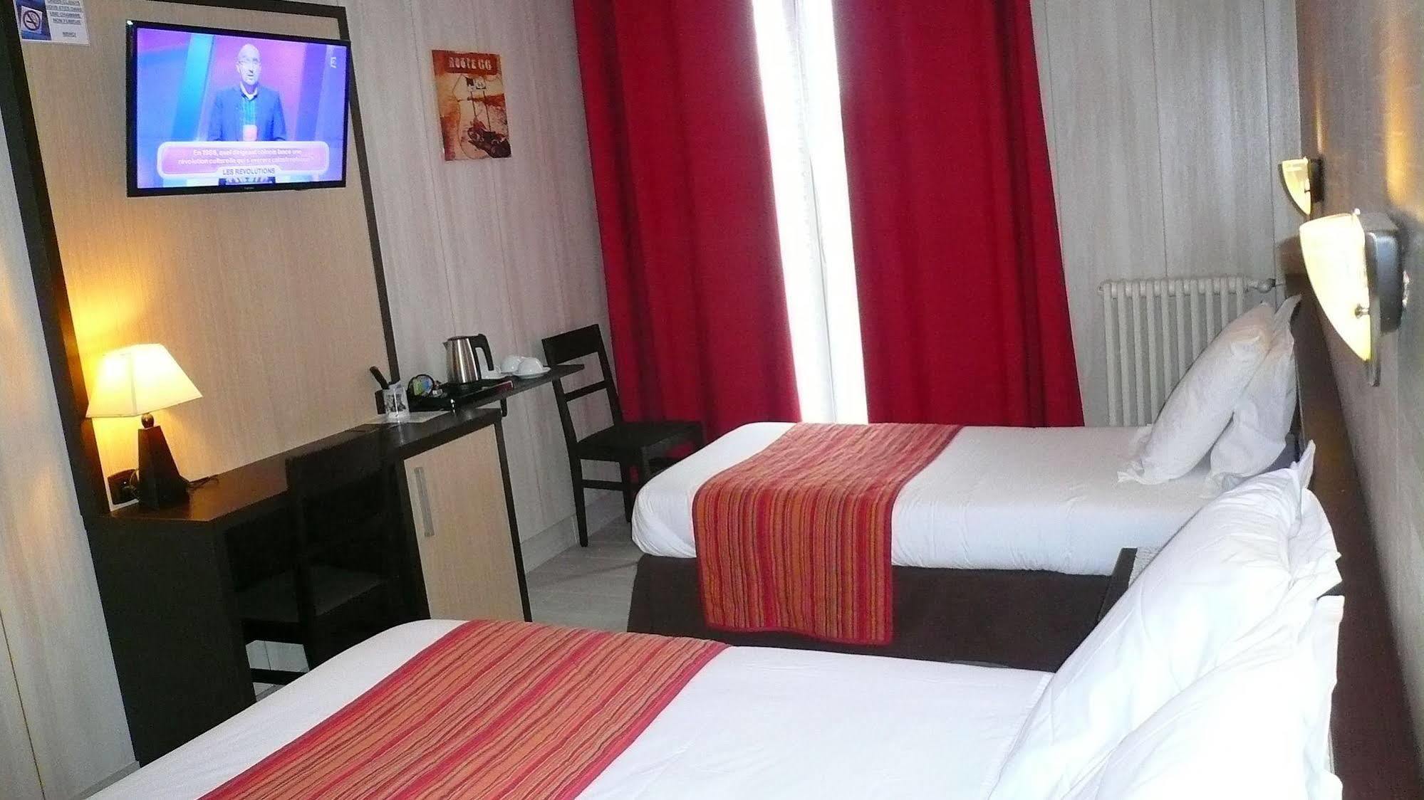 Hotel L'Europeen Тарб Екстериор снимка